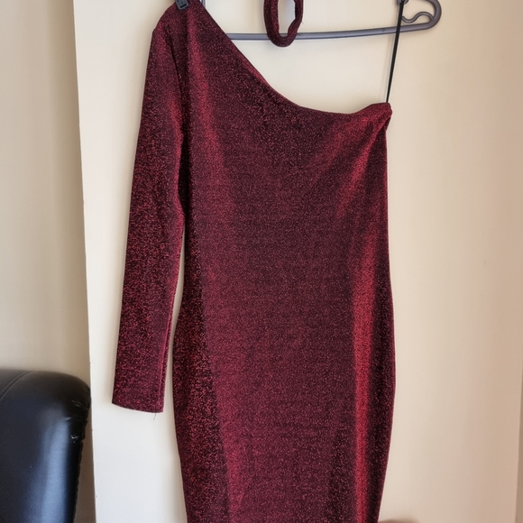 SHEIN Dresses & Skirts - SheIn One Shoulder Glitter Dress With Choker